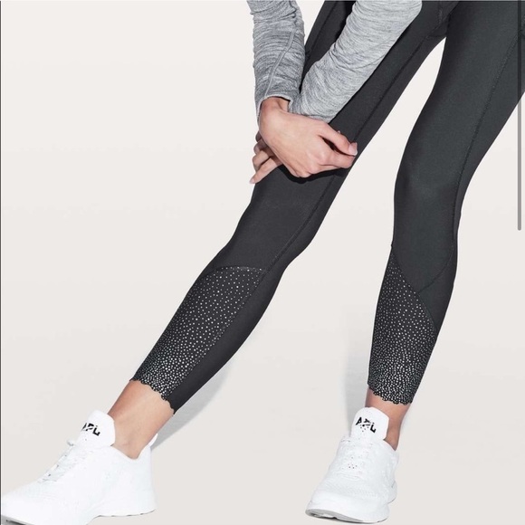 lululemon athletica Pants - Lululemon Tight Stuff Black Scalloped Hem Reflective Dots Leggings 25"